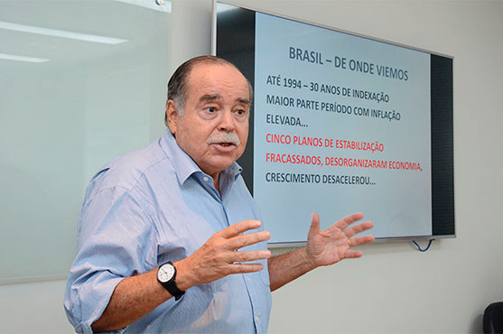 Economista defende reforma da Previdncia e fim da 