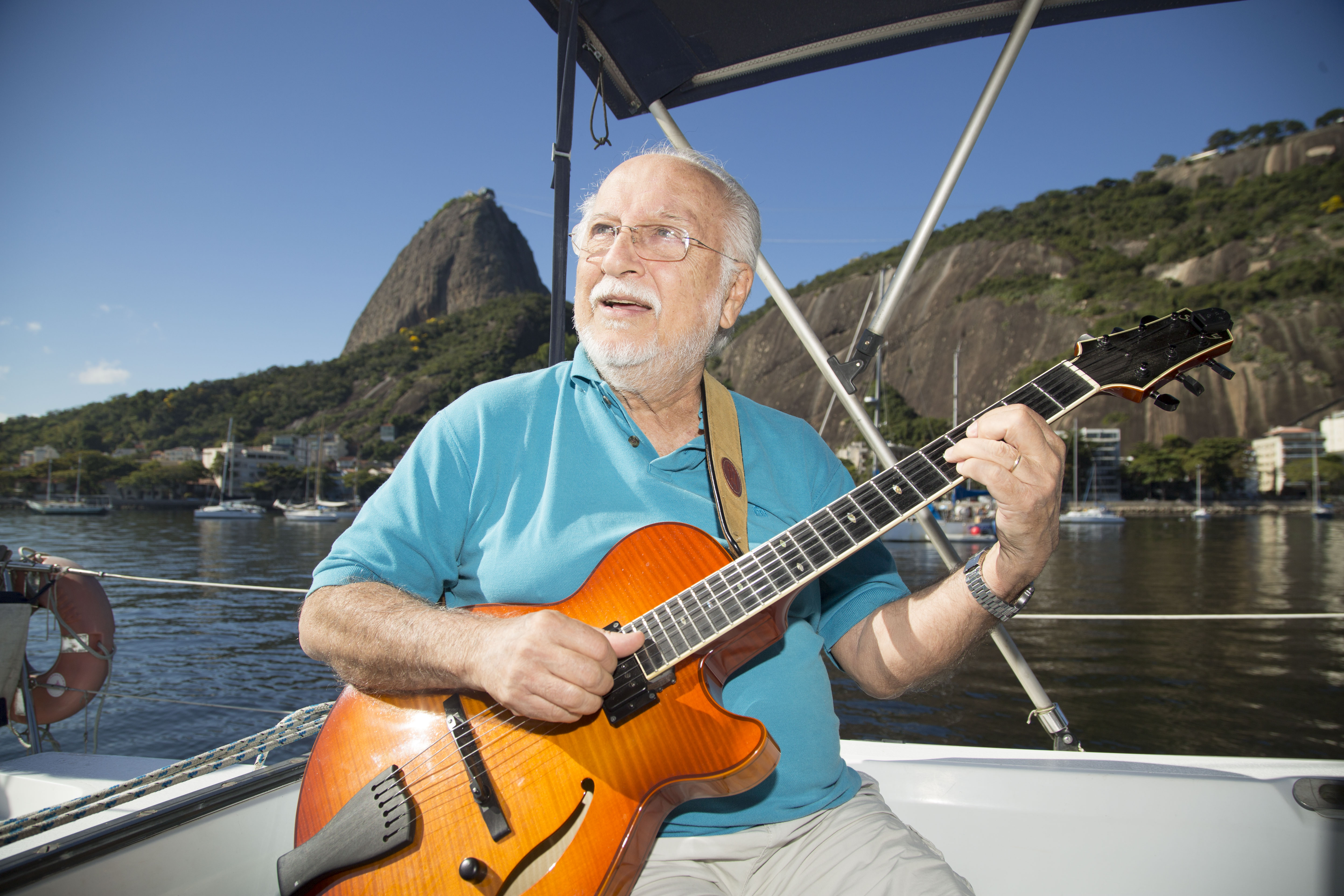 Menescal completa 80 anos com shows pelo pas ao lado de grandes nomes da msica