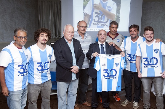 Canto do Rio luta para recuperar momentos felizes que viveu no futebol carioca