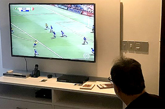 TV recorre a reprises para driblar paralisação do futebol na pandemia