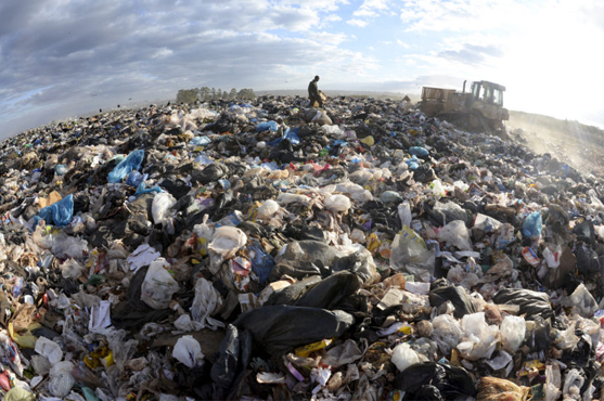 Cerca de três mil lixões ainda são um grande problema ambiental do Brasil
