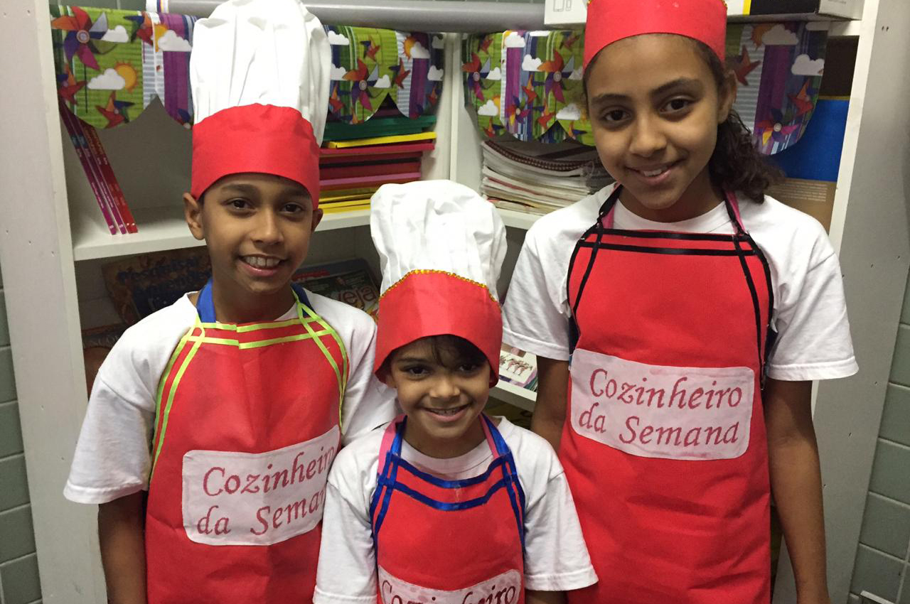 Escola Municipal do Rio de Janeiro promove competição culinária entre crianças